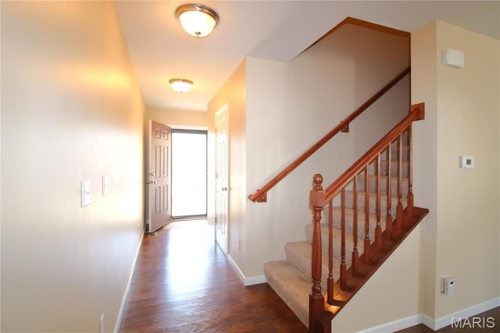 643 Country Heights Dr - Photo 4 of 40