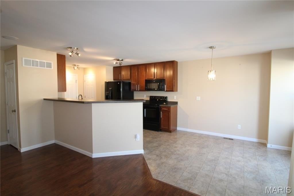 643 Country Heights Dr - Photo 6 of 40