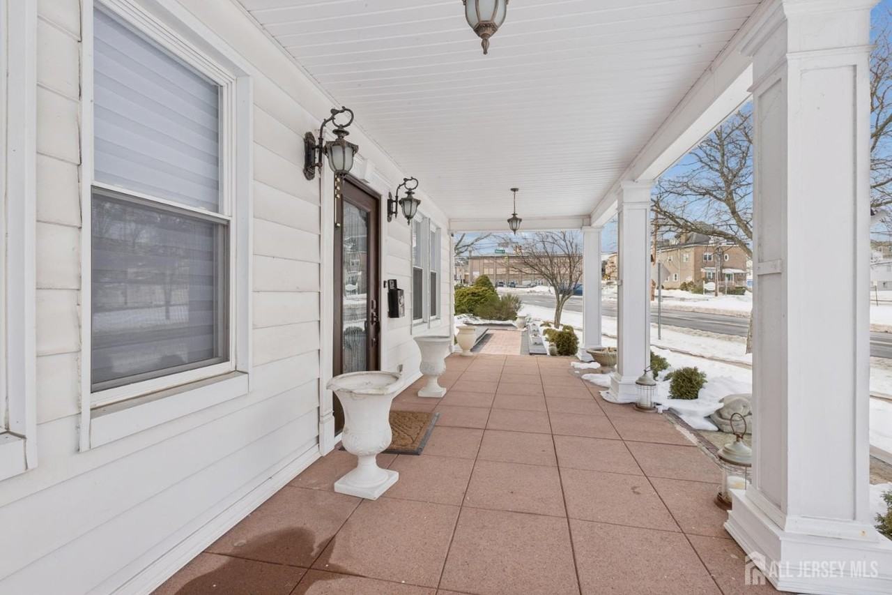 415 Main St - Photo 2 of 30