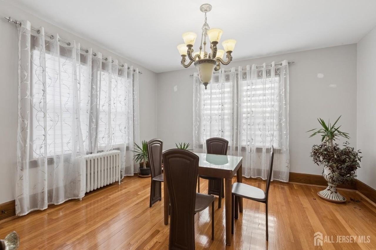 415 Main St - Photo 7 of 30