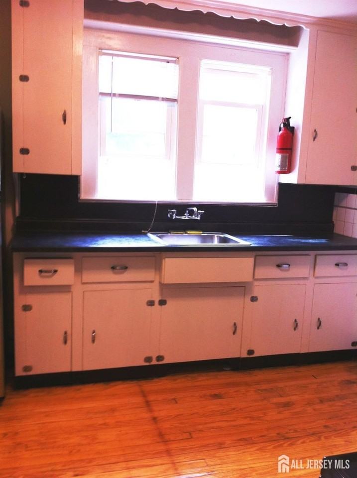 1301 Central Ave #1 - Photo 5 of 10