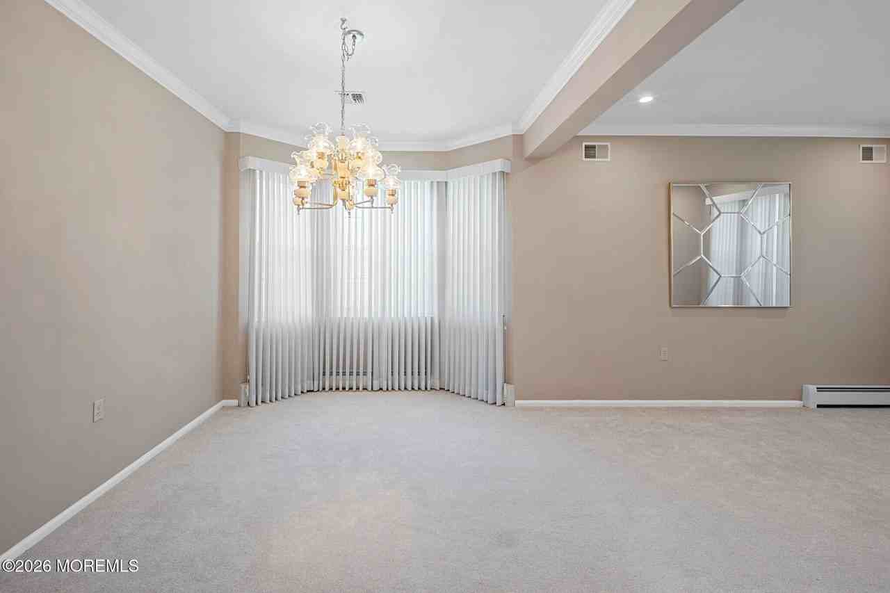 104 Mirage Blvd - Photo 7 of 50