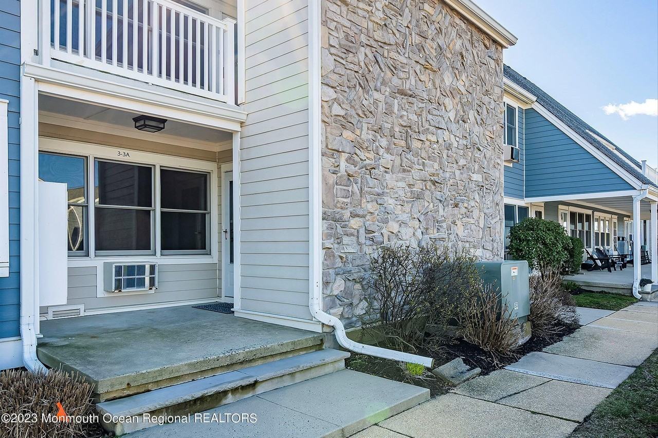 100 Seaview Ave Unit 3a - Photo 6 of 33