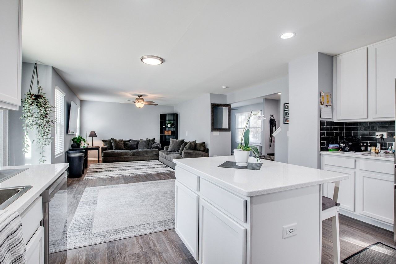 217 Kristen St - Photo 7 of 22