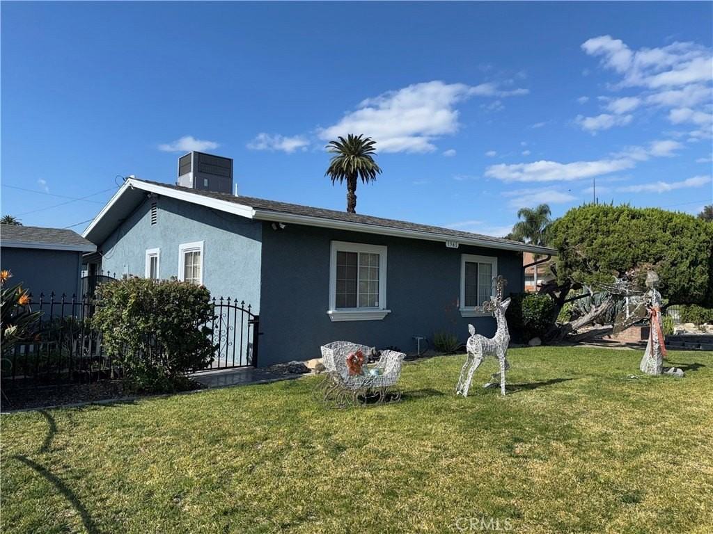 1361 N 10th St - Photo 2 of 13