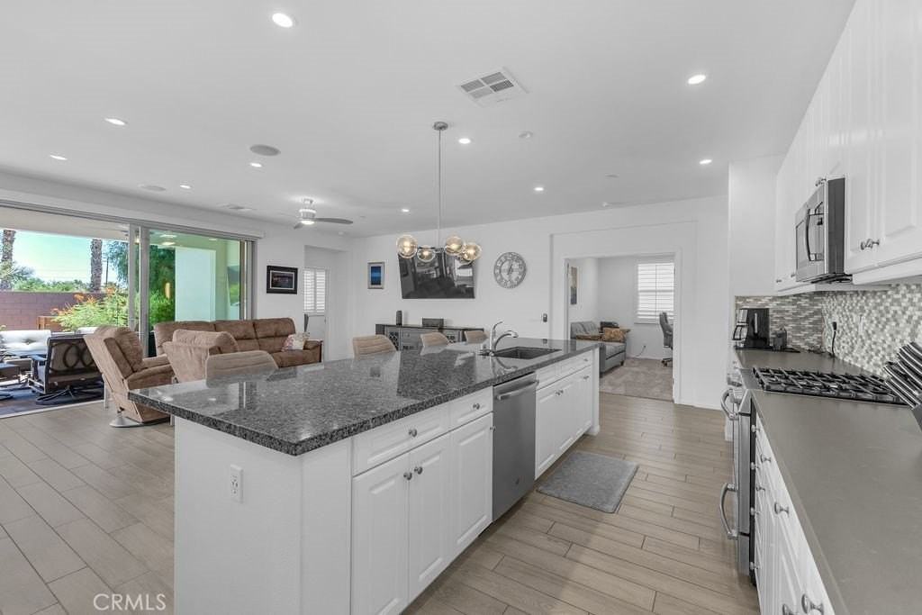 50880 Monterey Canyon Dr - Photo 5 of 24