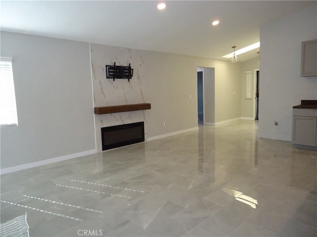 1330 Susan Ave - Photo 4 of 19