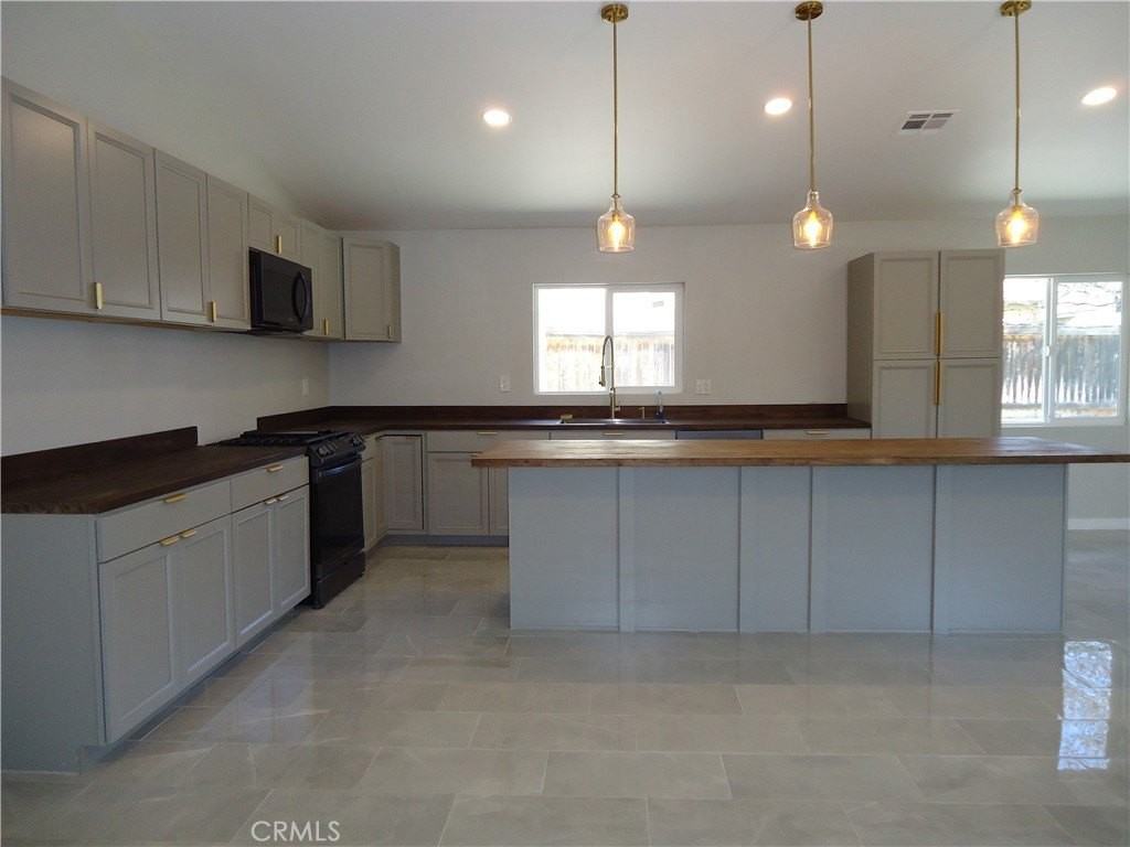 1330 Susan Ave - Photo 5 of 19