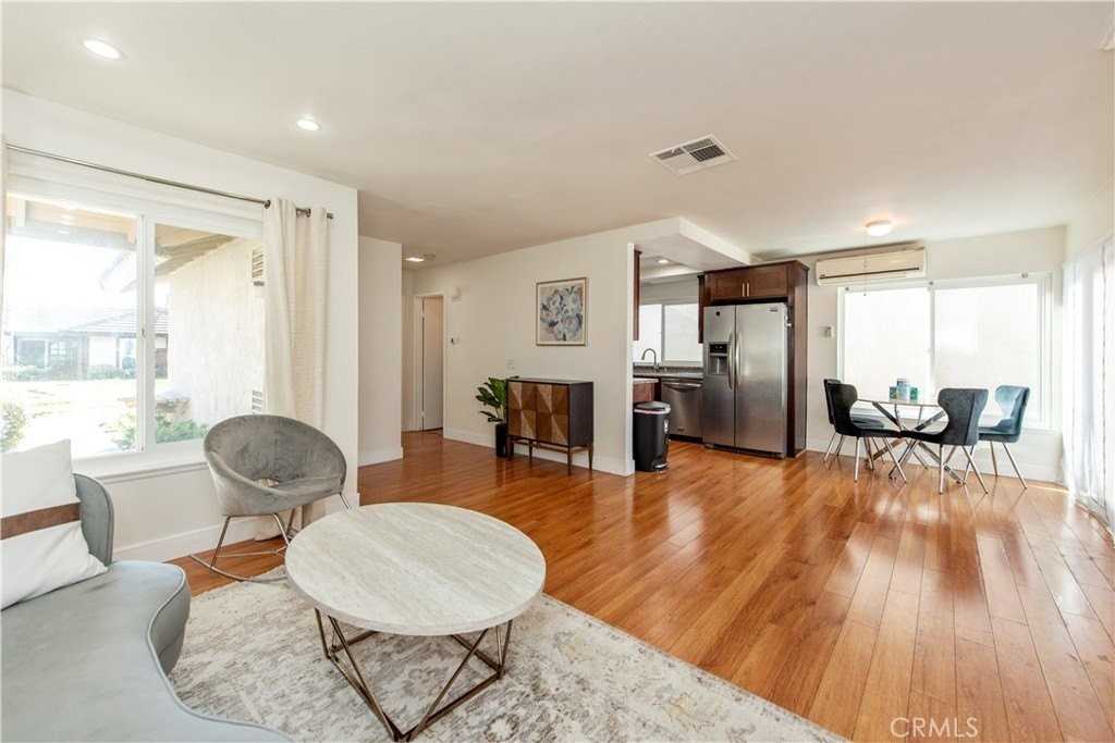 46 Orchard - Photo 5 of 19