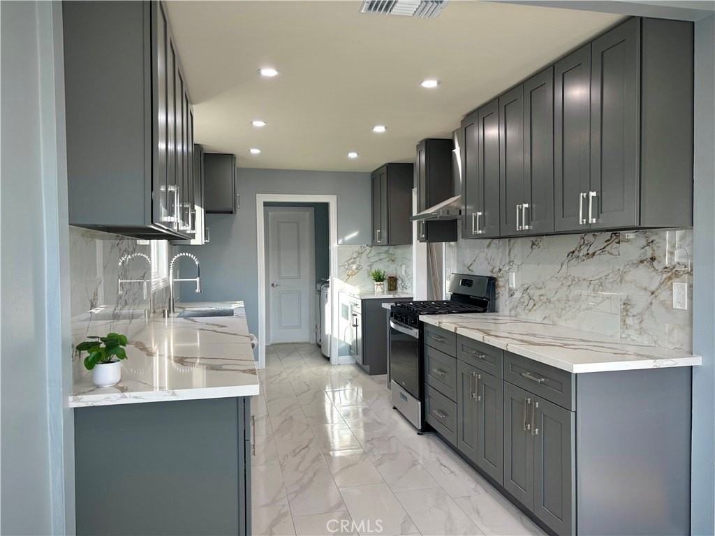 16014 Horace St - Photo 7 of 35