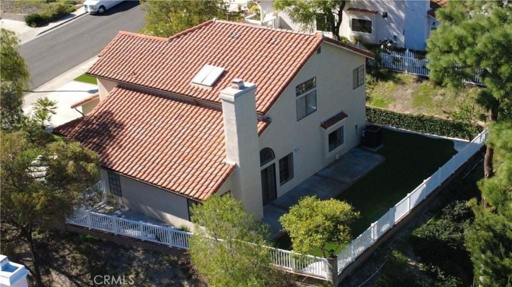 24825 Laurelcrest Ln - Photo 3 of 33