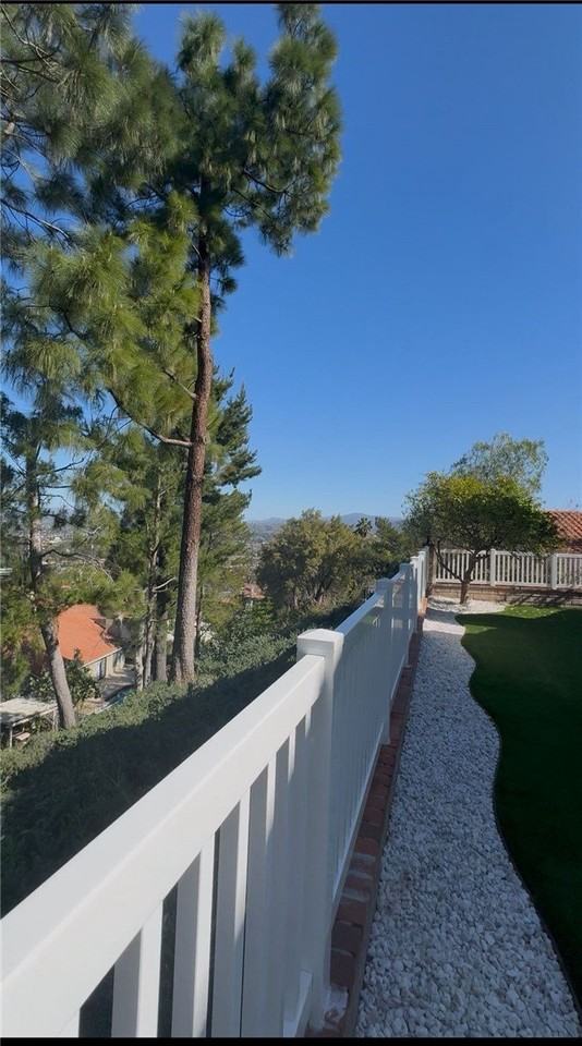 24825 Laurelcrest Ln - Photo 6 of 33