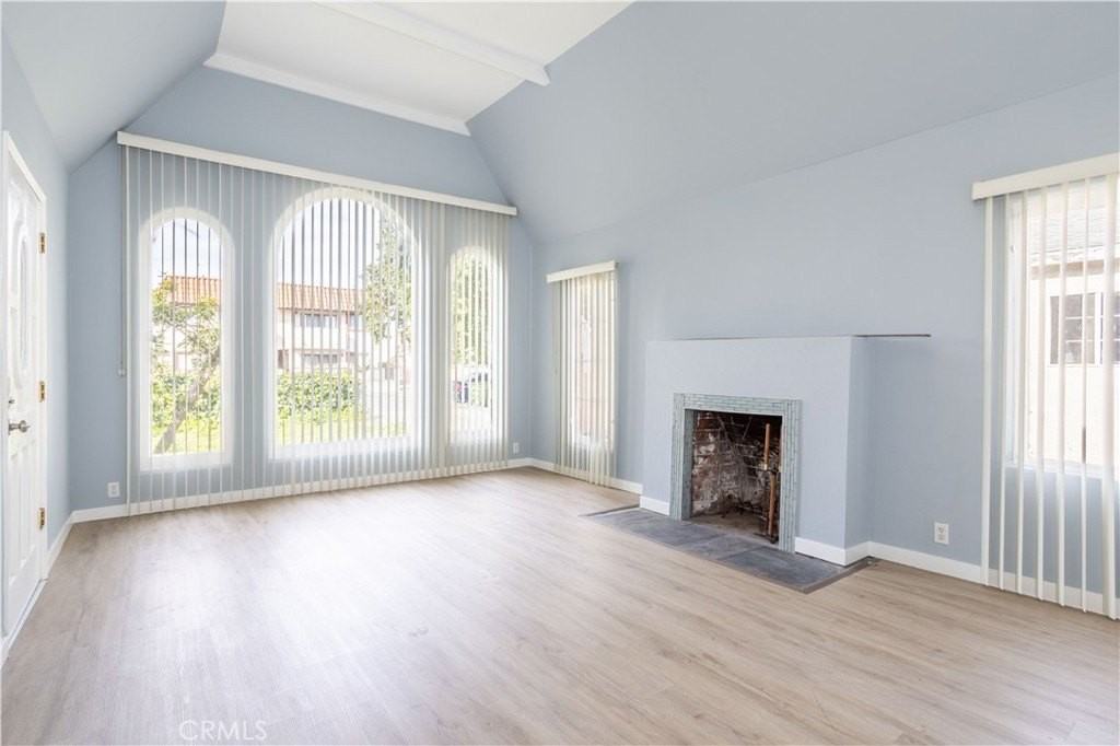 7254 Amigo Ave - Photo 3 of 28