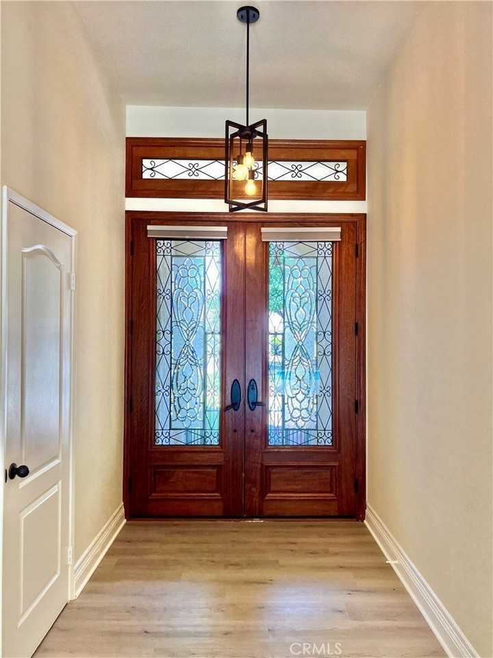 10401 Garden Grove Ave - Photo 2 of 17