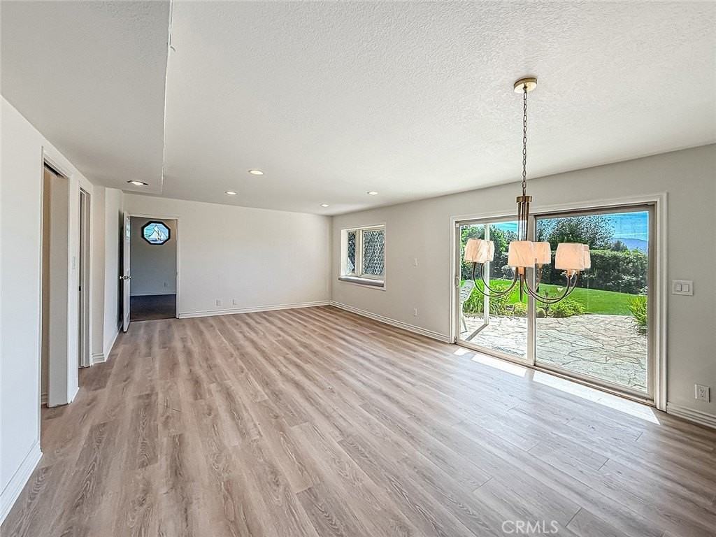 27014 Helmond Dr - Photo 7 of 39