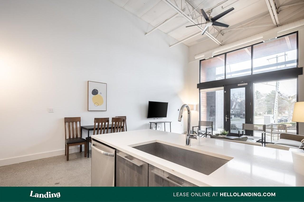 1210 Morse Ave - Photo 5 of 50