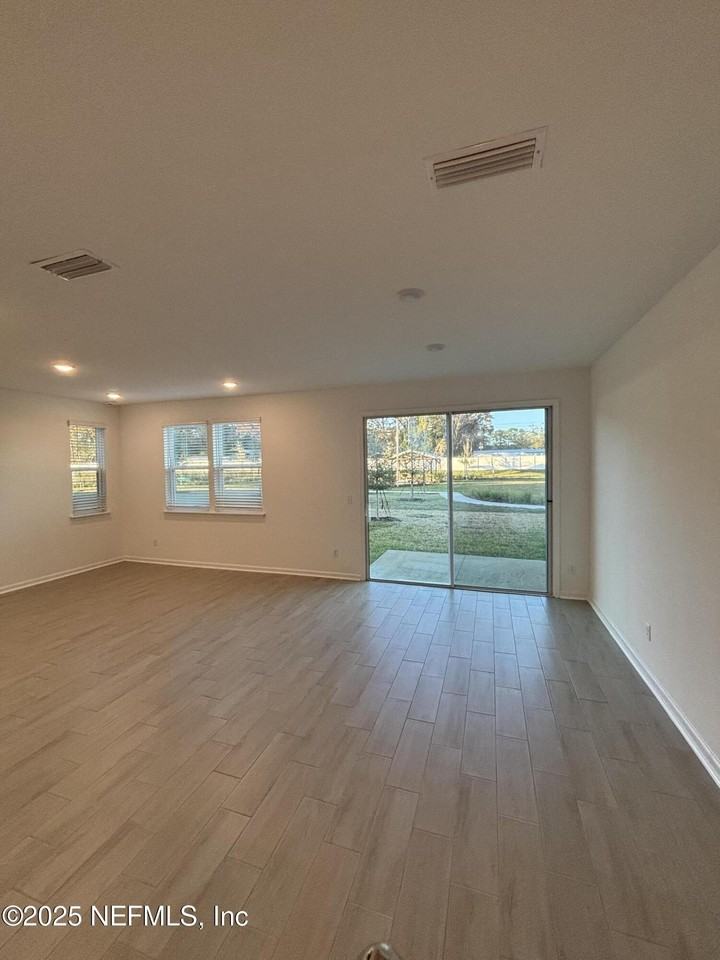 6990 Mirage St - Photo 5 of 15