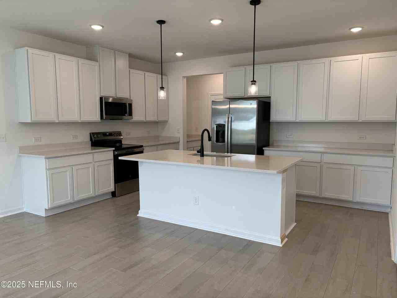 6990 Mirage St - Photo 6 of 15