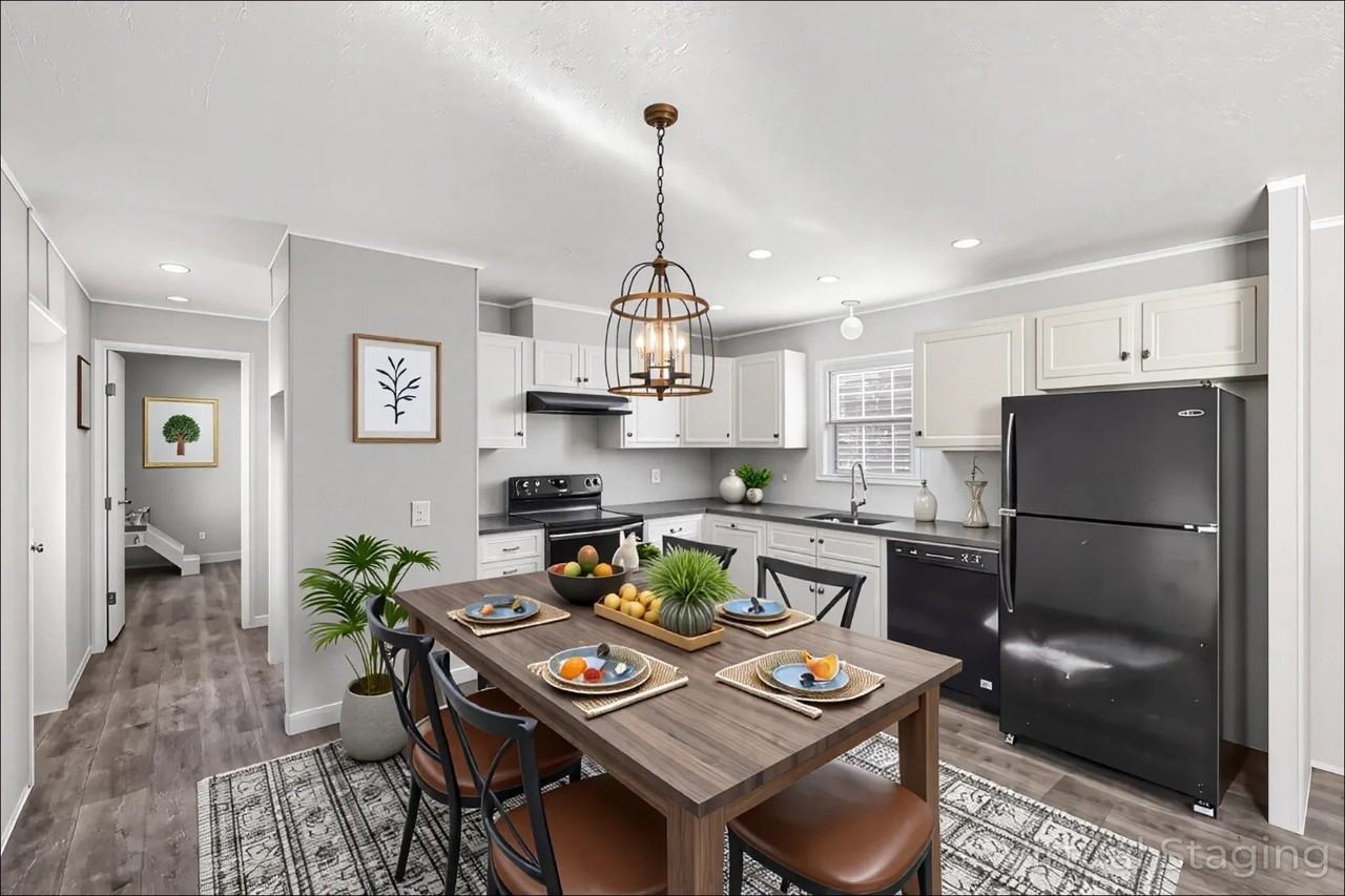 2609 Thornbury Ln - Photo 2 of 23