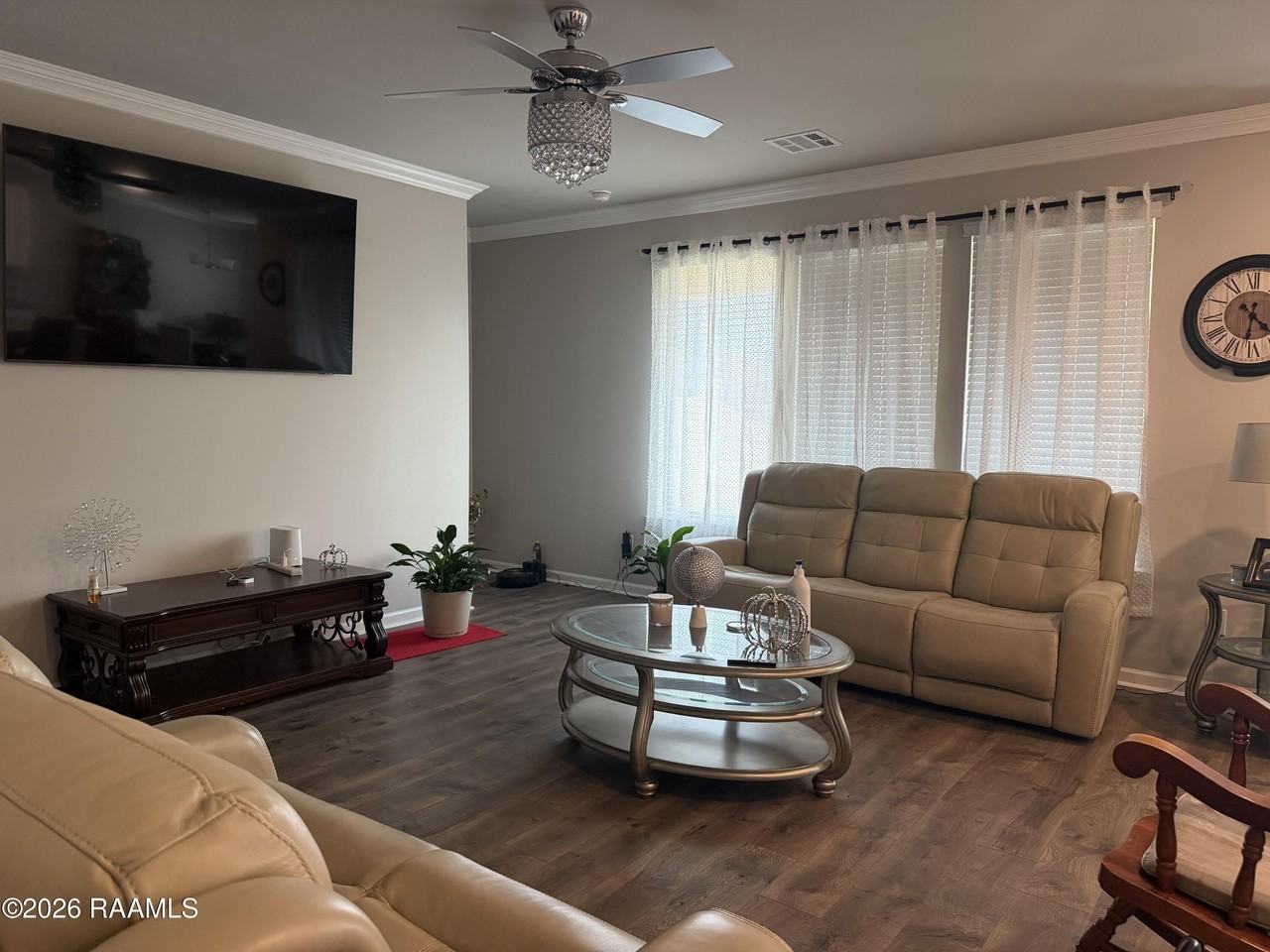 504 Vert Dr - Photo 2 of 9