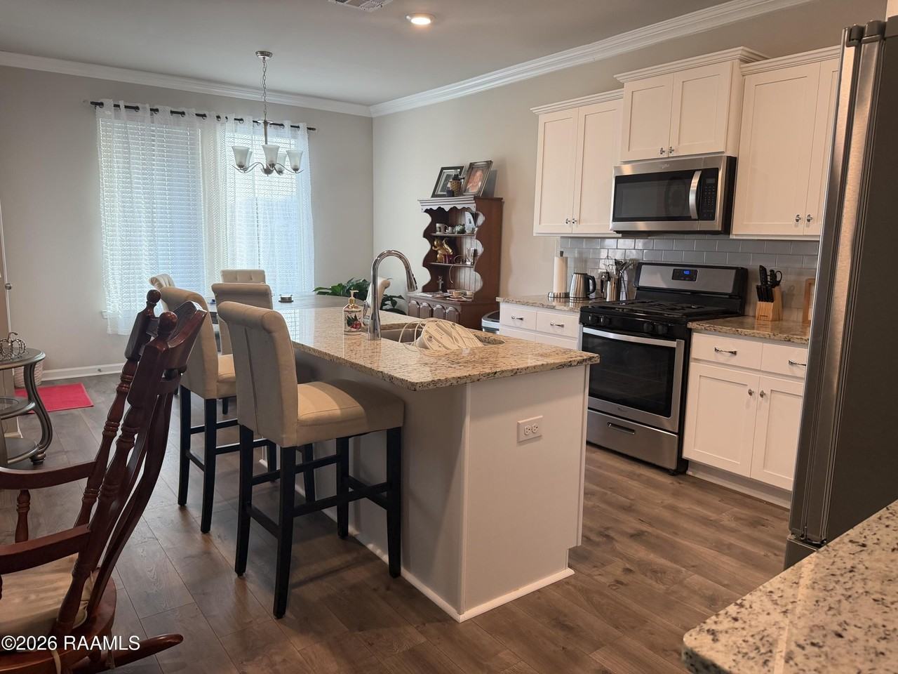 504 Vert Dr - Photo 3 of 9