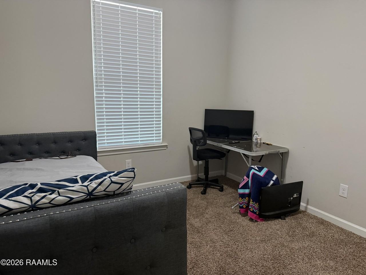 504 Vert Dr - Photo 7 of 9