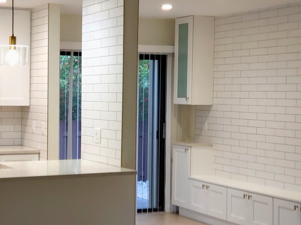 541 Ne 47th St - Photo 6 of 37