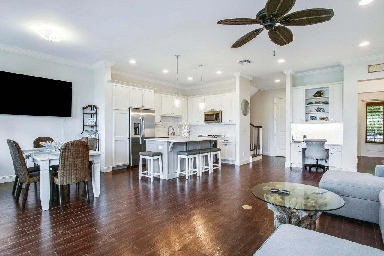 132 Ocean Breeze Dr - Photo 4 of 29