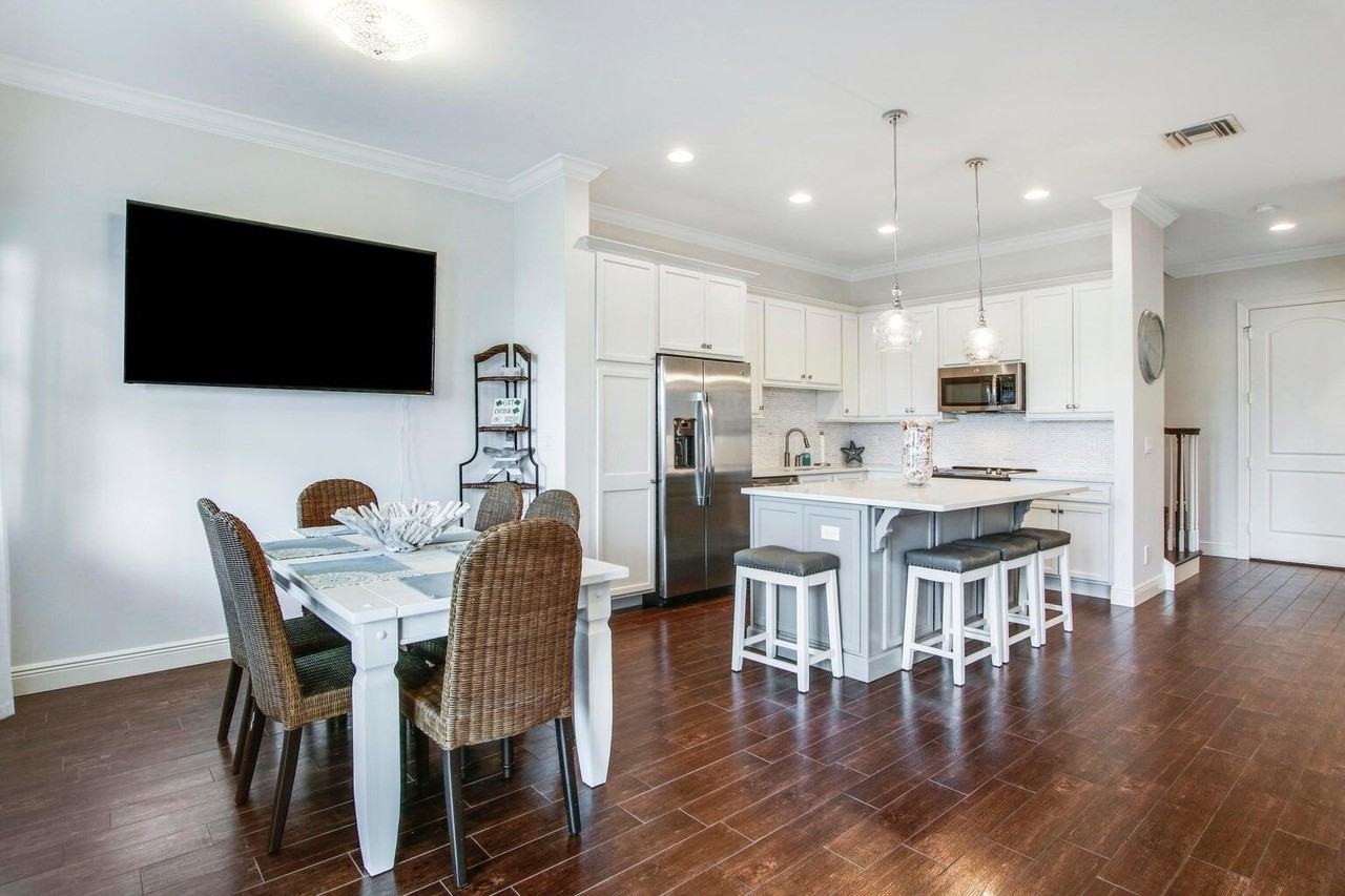 132 Ocean Breeze Dr - Photo 5 of 29