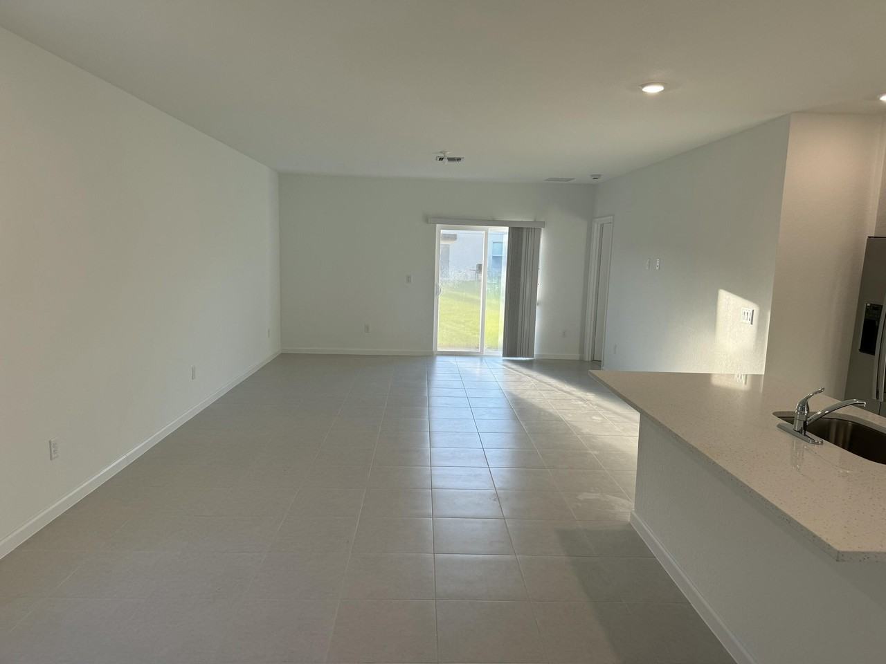 Nw Sweetwood Dr - Photo 5 of 34