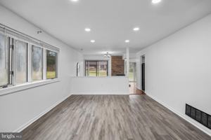 featured image of 34 Lafayette Ln