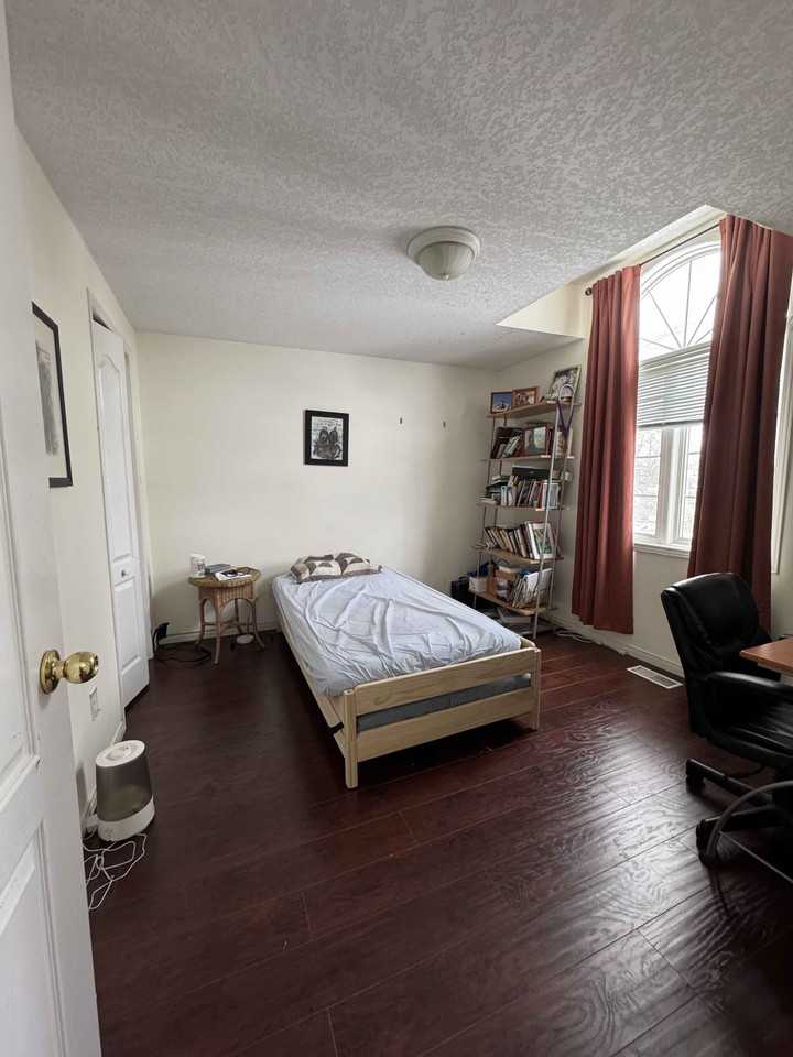 288 Thorncrest Drive - Photo 6 of 14