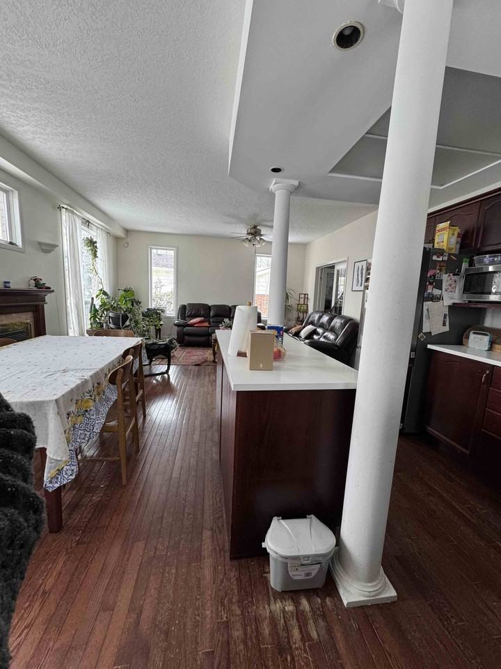 288 Thorncrest Drive - Photo 2 of 14