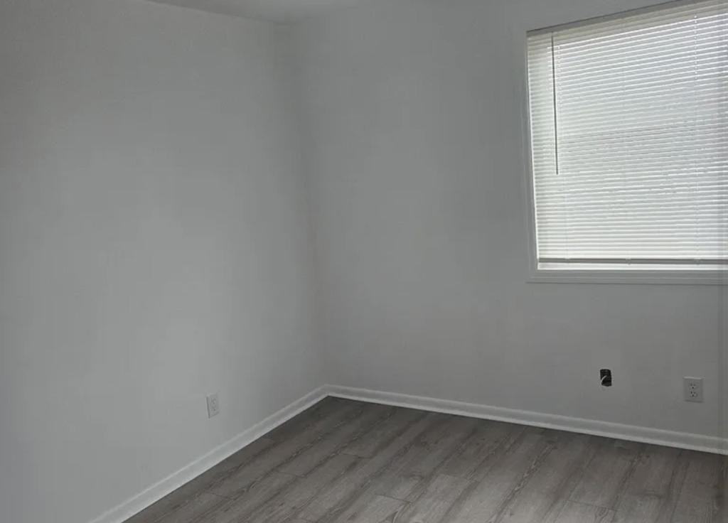 2505 Nottingham Way Apt 4 - Photo 4 of 5