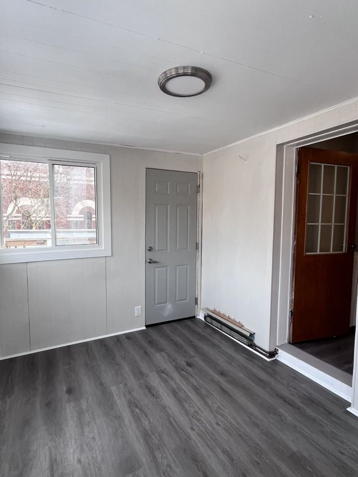 277 Roncesvalles Ave - Photo 4 of 20