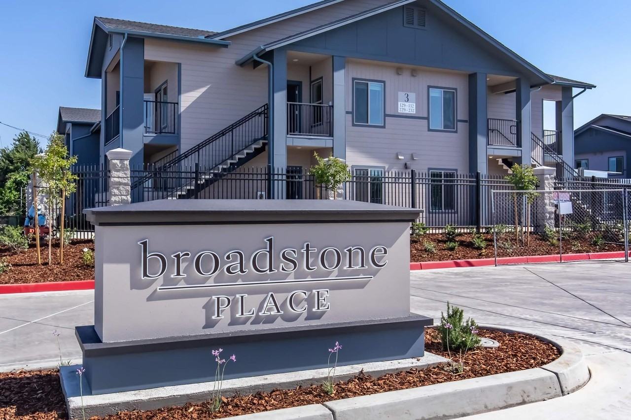 Broadstone Place - Photo 3 of 10