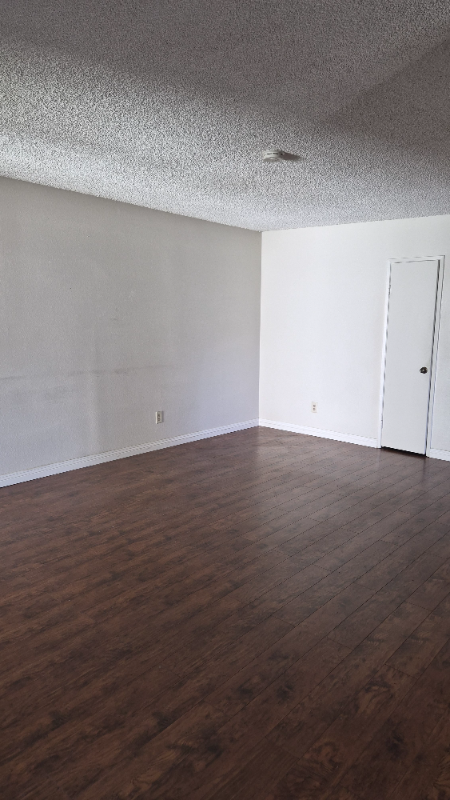 1856 E 5th St #B - Photo 4 of 17