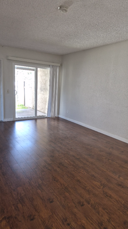 1856 E 5th St #B - Photo 5 of 17