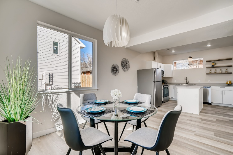 708 Martin St #B - Photo 3 of 12