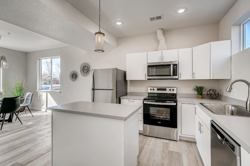 708 Martin St #B - Photo 4 of 12