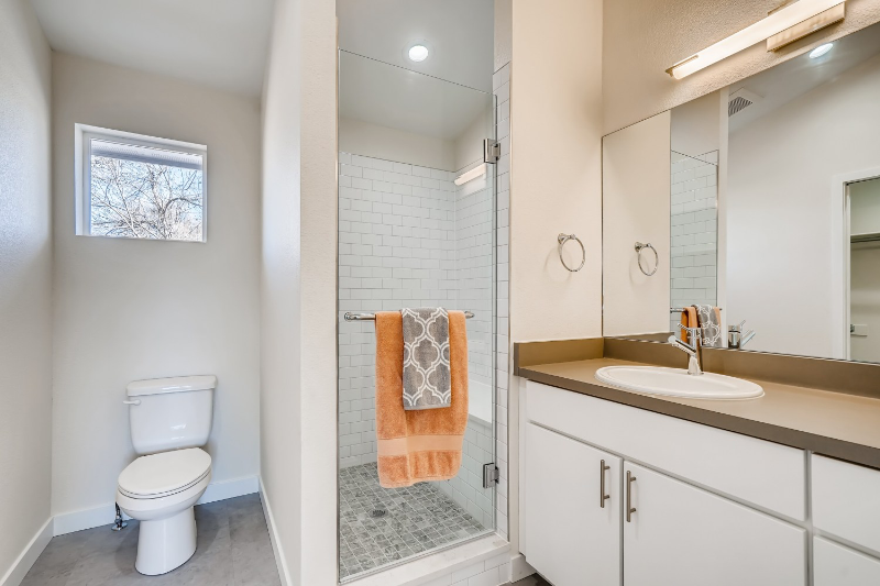 708 Martin St #B - Photo 6 of 12