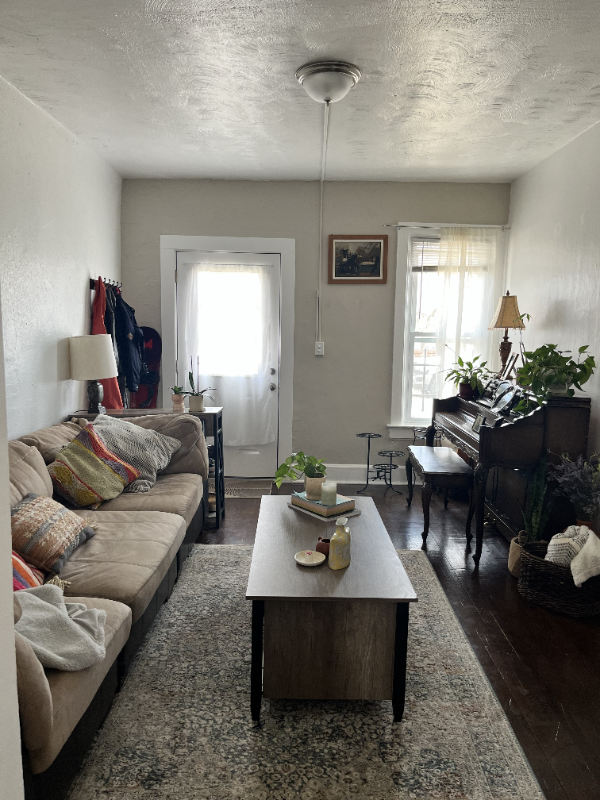 2557 Grove St - Photo 4 of 15