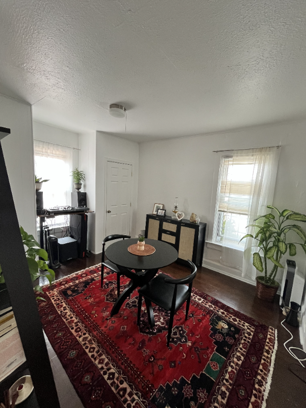 2557 Grove St - Photo 5 of 15