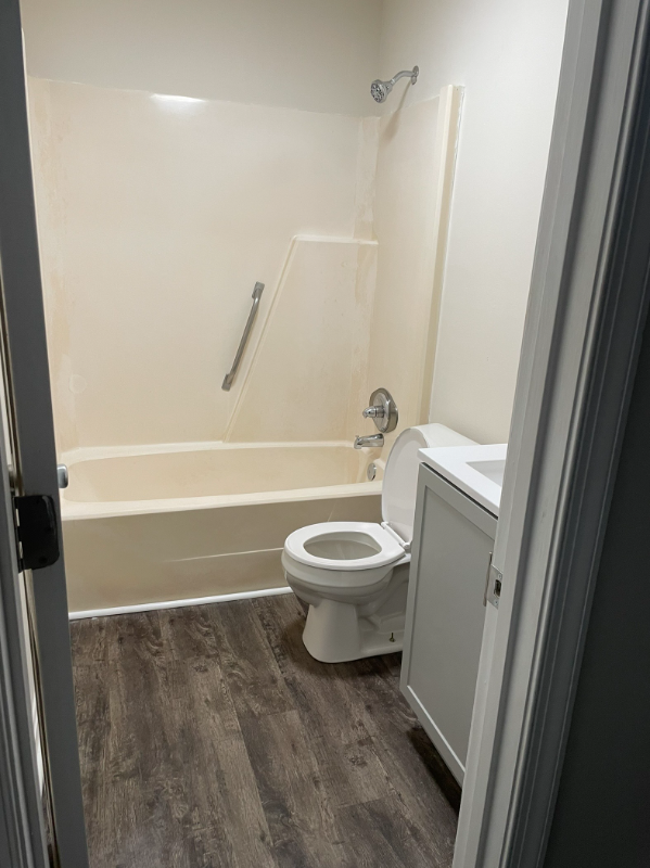 102 Raleigh St - Photo 5 of 13