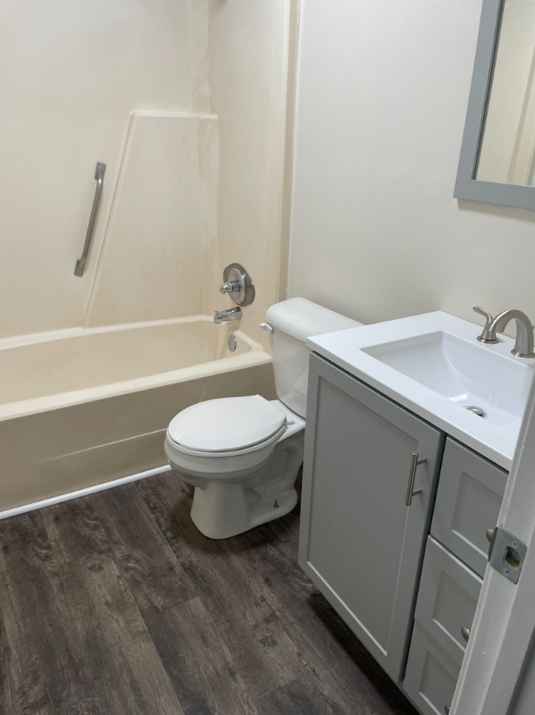 102 Raleigh St - Photo 7 of 13