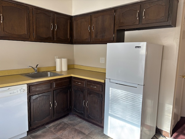 32 Chelsea Cir - Photo 2 of 5