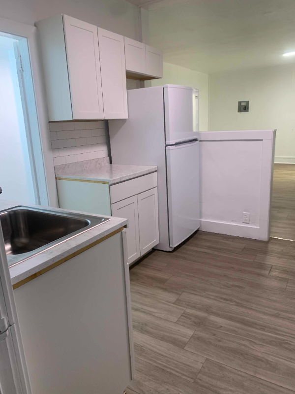 709 Carothers Ave #1 - Photo 3 of 8