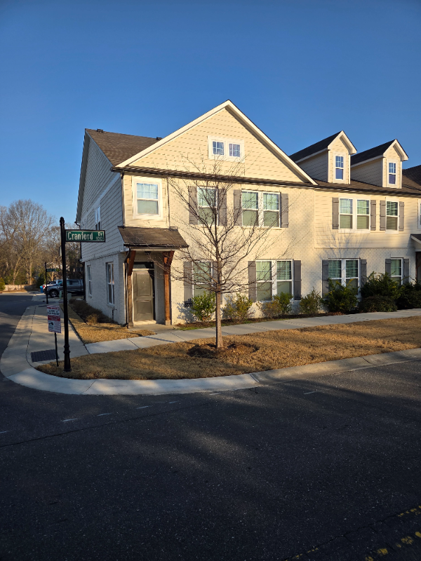 111 Cranford Dr - Photo 2 of 16