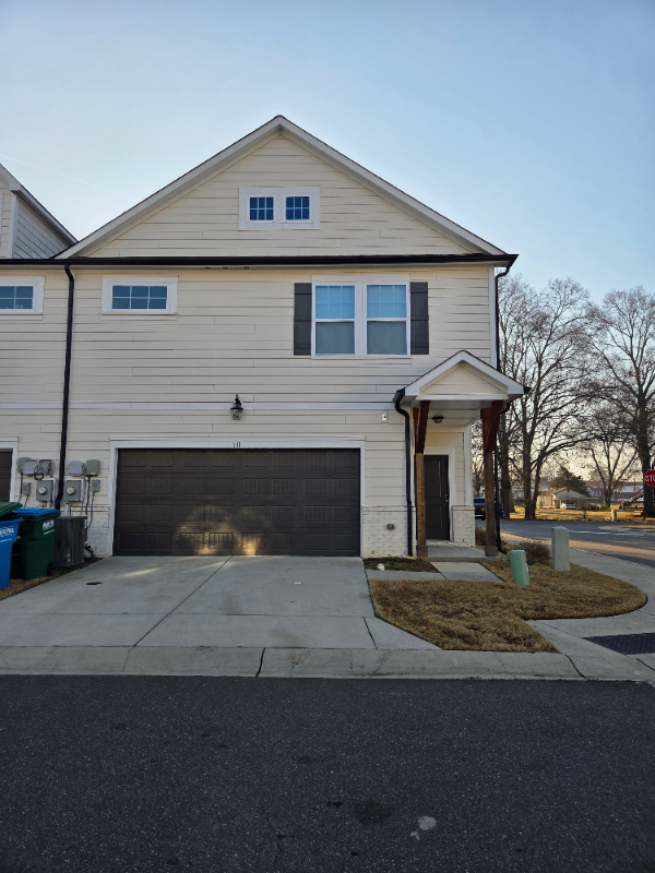 111 Cranford Dr - Photo 3 of 16