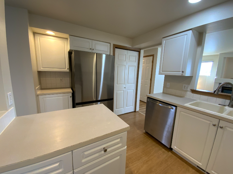 7415 Village Dr - Photo 4 of 15